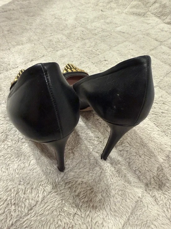 Gucci Black Leather Pointed Studded Pumps with Gold Accents - Picture 8 of 9